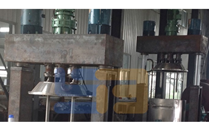 干粉砂漿生產(chǎn)線設(shè)備美縫劑生產(chǎn)設(shè)備使用時應(yīng)該做好五方面工作