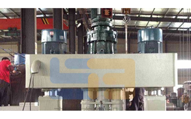 結(jié)構(gòu)膠設(shè)備干粉攪拌機日常保養(yǎng)時需要注意的事項